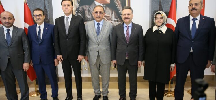 Bakan Özhaseki, AK Parti Eskişehir İl Başkanlığını ziyaretinde konuştu: