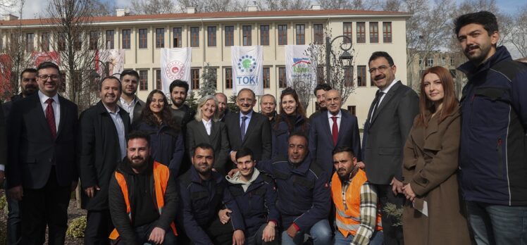 Çevre, Şehircilik ve İklim Değişikliği Bakanı Özhaseki, Saraçoğlu Mahallesi'ni ziyaret etti: