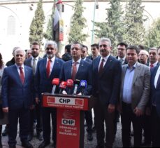 CHP Genel Başkanı Özel, Bursa'da partisinin Osmangazi İlçe Başkanlığını ziyaret etti:
