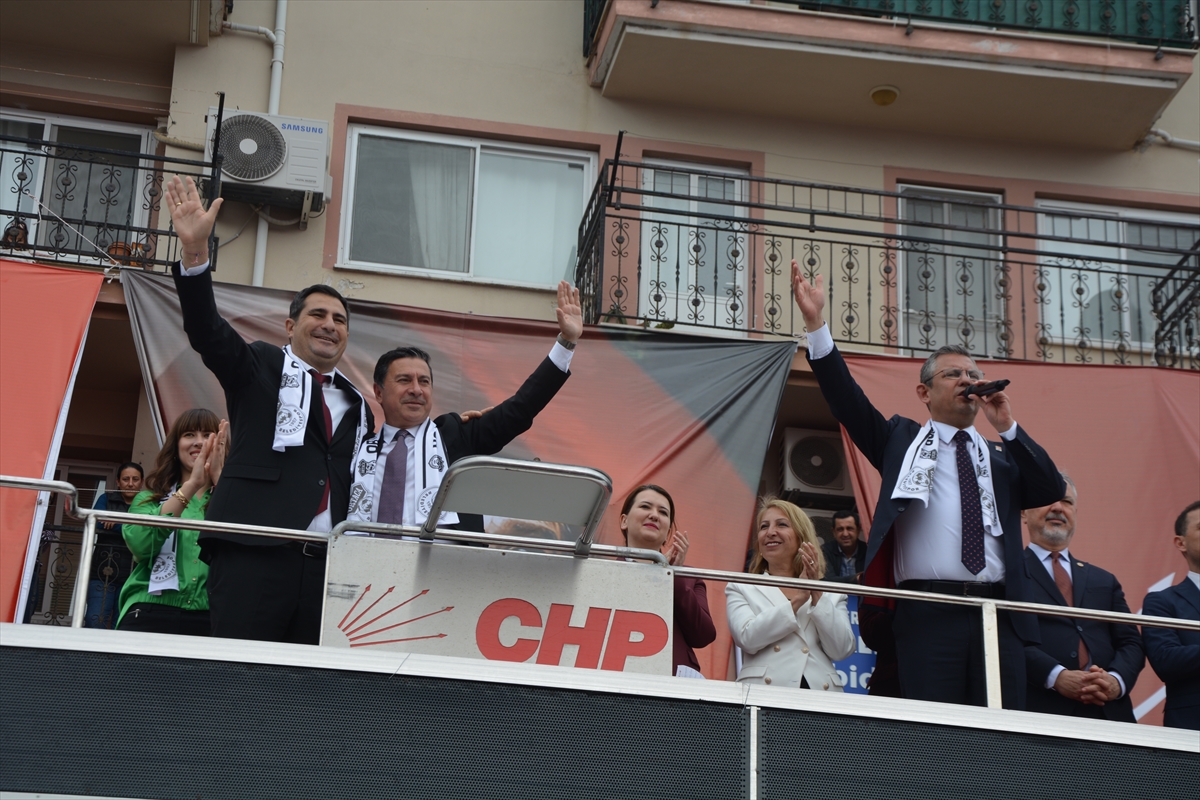 CHP Genel Başkanı Özel, Ortaca'da vatandaşlarla bir araya geldi: