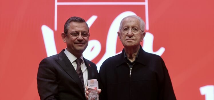 CHP Genel Başkanı Özel, ''Vefa Ödülleri'' programında konuştu: