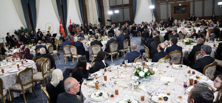 Cumhurbaşkanı Erdoğan, şehit aileleri ile iftar programında bir araya geldi: