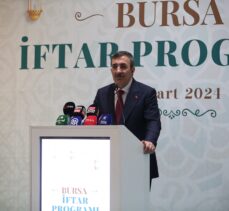 Cumhurbaşkanı Yardımcısı Yılmaz, Bursa'da kanaat önderleriyle iftarda buluştu: