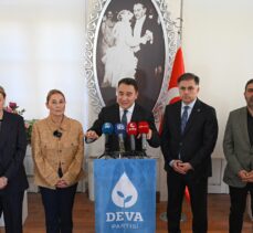 DEVA Partisi Genel Başkanı Babacan, partisinin İzmir adaylarını tanıttı