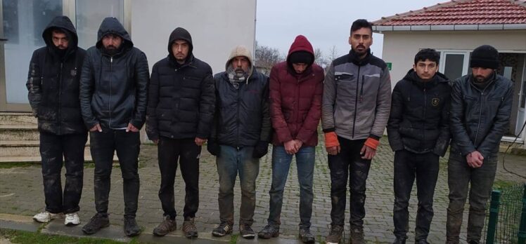 Edirne'de 8 düzensiz göçmen yakalandı