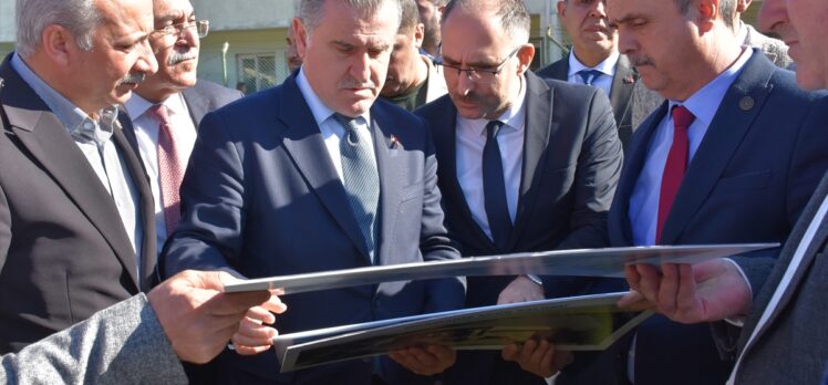Gençlik ve Spor Bakanı Bak, Marmaris'te incelemelerde bulundu