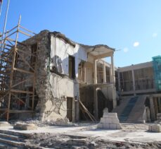 Hatay'da depremlerde hasar gören tarihi valilik binasında çalışmalar sürüyor