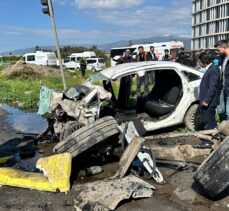 GÜNCELLEME – Hatay'da karşı şeride geçen tırın çarptığı otomobildeki 6 kişi öldü