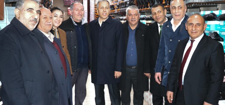İçişleri Bakanı Yerlikaya, Ağrı'da esnafı ziyaret etti