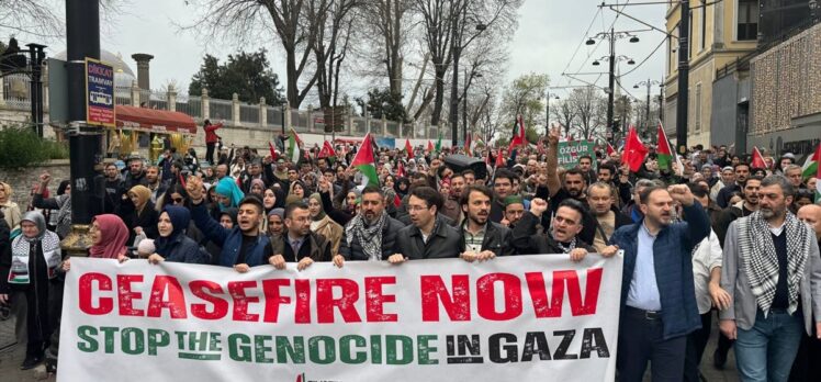 İsrail'in Gazze'ye saldırıları İstanbul'da binlerce kişi tarafından protesto edildi