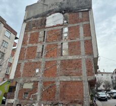 İstanbul’da yıkımı yapılan binanın yanındaki evin tuvalet duvarı olmadığı anlaşıldı