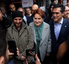 İYİ Parti Genel Başkanı Akşener İstanbul'da esnaf ziyaretinde bulundu