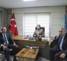 İYİ Partili Kuleyin, partisinin Uşak il başkanlığını ziyaret etti
