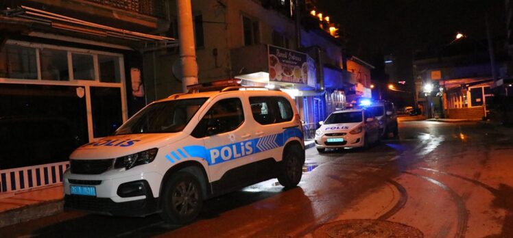 İzmir'de evinde bıçaklanan kişi hastanede öldü