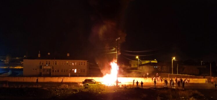 Kars’ta Nevruz kutlamasında itfaiye ekiplerine taş atan 18 şüpheli gözaltına alındı