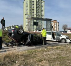 Kayseri'de yaya geçidindeki trafik kazası güvenlik kamerasına yansıdı
