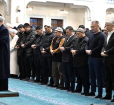 Kırgızistan Cumhurbaşkanı Caparov, İmam Serahsi Camisi'nde iftar verdi