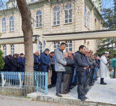 Kütahya'da camide kalp krizi geçirip ölen kişi aynı camideki törenle defnedildi