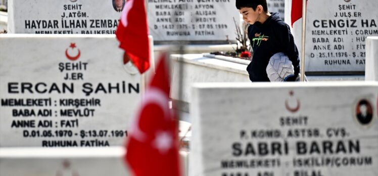 Şehitler, Ankara Cebeci Askeri Şehitliği'nde düzenlenen törenle anıldı