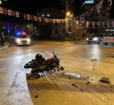 Sinop'ta motosikletle otomobilin çarpıştığı kazada 2 kişi yaralandı