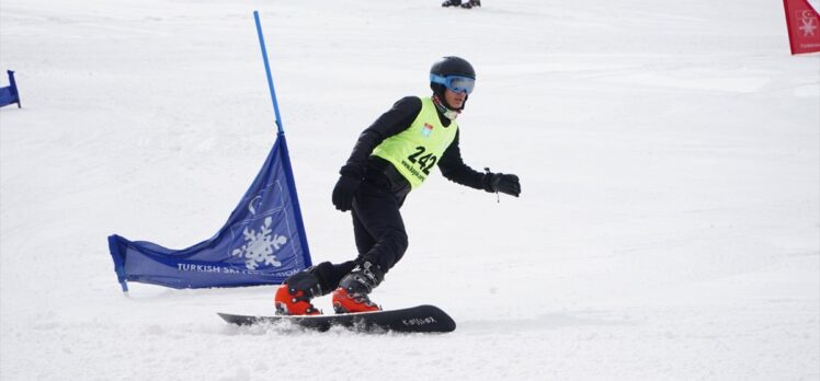 Snowboard Türkiye Şampiyonası Erciyes'te başladı