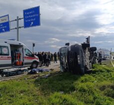 GÜNCELLEME – Tekirdağ’da minibüsle tırın çarpışması sonucu 5 kişi öldü, 10 kişi yaralandı