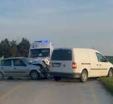 Tekirdağ'da otomobille hafif ticari araç çarpıştı, 7 kişi yaralandı