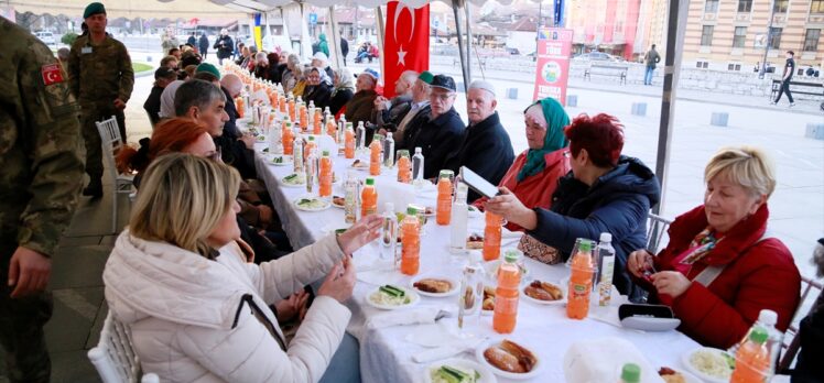 Türk askeri Bosna Hersek'te iftar programı düzenledi