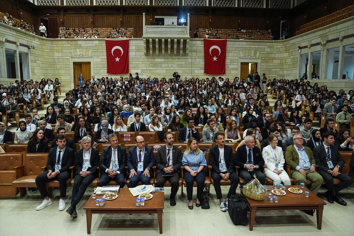 17. Uluslararası Tıp Öğrencileri Araştırmaları Kongresi İstanbul'da başladı