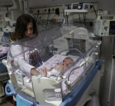 Adana'da kazada ölen anneden sezaryenle alınan bebeğin sağlık durumu iyiye gidiyor