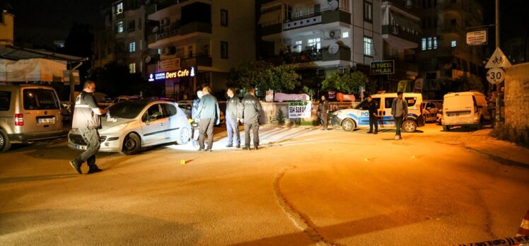 Adana'da silahlı saldırıya uğrayan kadın yaralandı