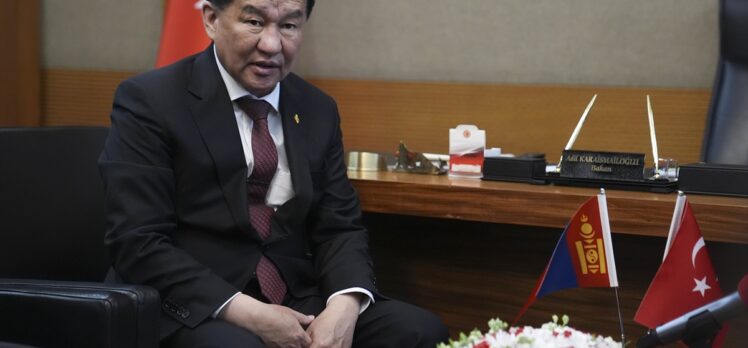 Adil Karaismailoğlu, Moğolistan İnşaat ve Şehircilik Bakanı Tserenpil ile görüştü