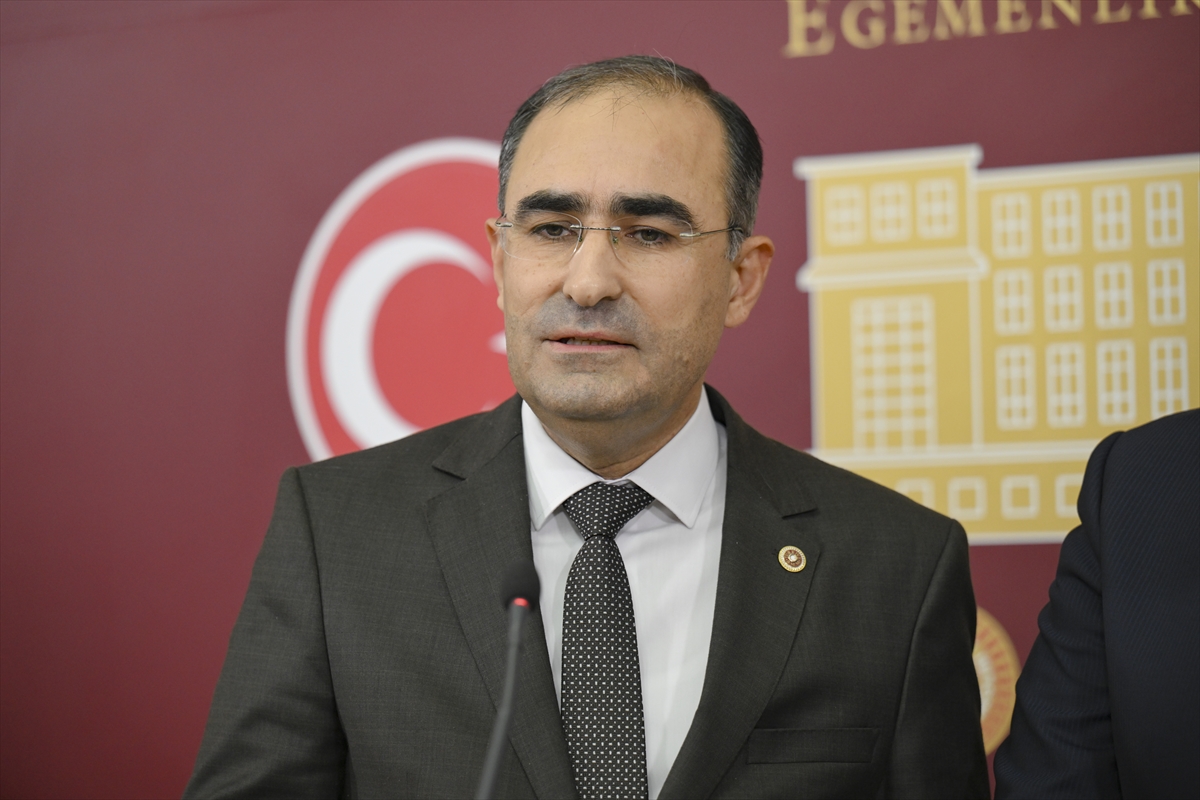 AK Parti'li Özkaya: “Afyonkarahisar Belediye Başkanı Köksal, liyakatli, ehliyetli çalışanları sürgün ediyor”