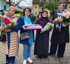 Almanya'da DİTİB'li kadınlar, huzurevine bayram ziyareti yaptı