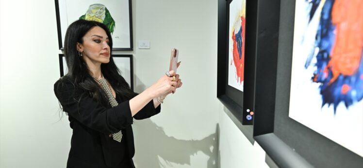 Ankara'da “Kravata” resim sergisi açıldı