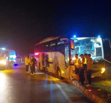 Aydın'da yolcu otobüsüyle çarpışan otomobildeki 4 kişi yaşamını yitirdi
