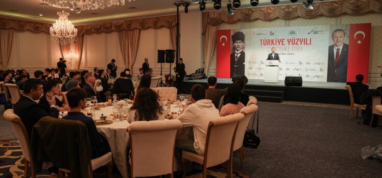 Bakan Kacır, 2023 LGS’de 500 tam puan alan liseli gençlerle İstanbul'da buluştu: