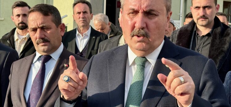 BBP Genel Başkanı Destici, Eskişehir'de bayram namazı sonrası açıklama yaptı: