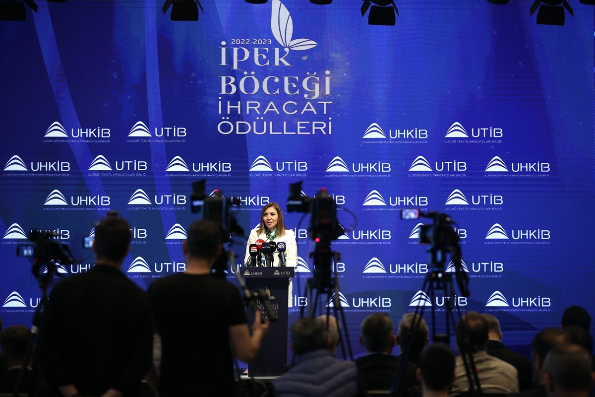Bursa'da “2022-2023 İpek Böceği İhracat Ödülleri” sahiplerini buldu