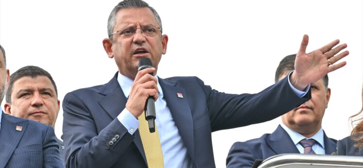 CHP Genel Başkanı Özel, İzmir'de halk buluşmasında konuştu:
