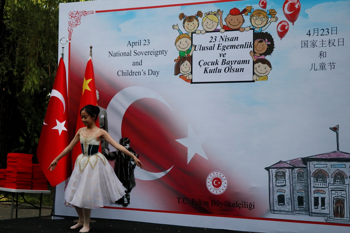 Çin'de 23 Nisan Ulusal Egemenlik ve Çocuk Bayramı kutlandı