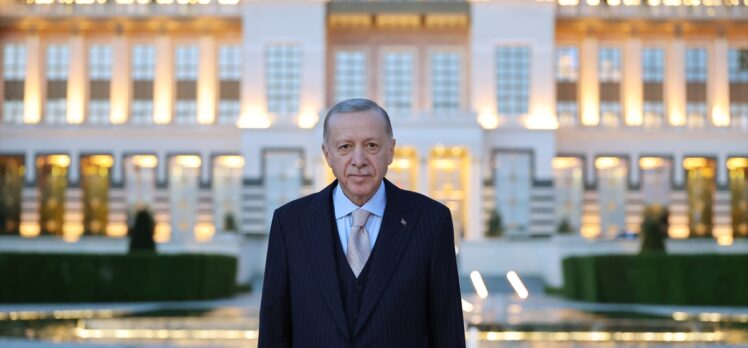 Cumhurbaşkanı Erdoğan, Kabine Toplantısı sonrası gazetecilerle sohbet etti: