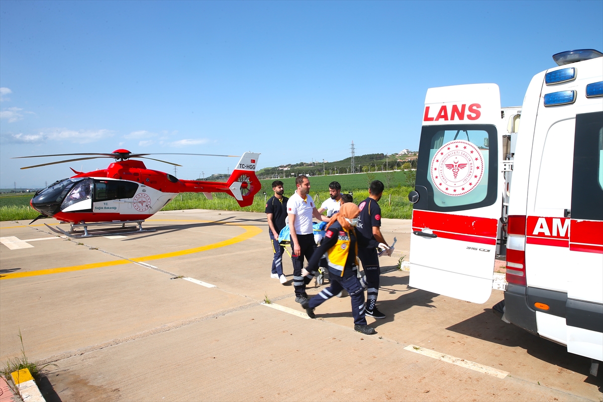 Diyarbakır'da ambulans helikopter parmağı kopan genç için havalandı