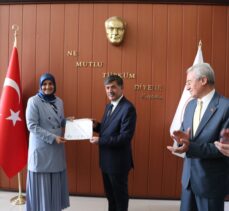 Erzincan Belediye Başkanı Bekir Aksun, mazbatasını aldı