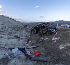 Erzurum'da otomobille pikabın çarpıştığı kazada 1 çocuk öldü, 6 kişi yaralandı