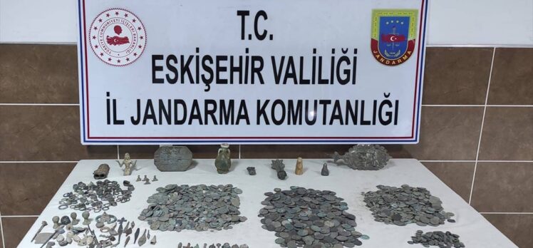 Eskişehir'de 1866 parça tarihi eser ele geçirilen operasyonda 3 şüpheli yakalandı