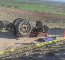 Eskişehir'de devrilen traktörün altında kalan sürücü öldü