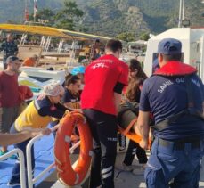 Fethiye'de düşerek yaralanan İngiliz turist hastaneye kaldırıldı