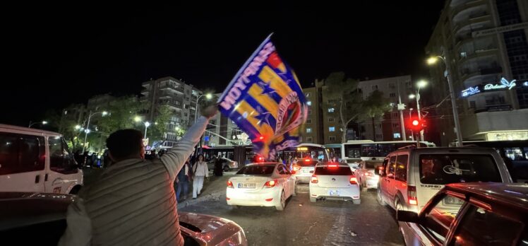Şanlıurfa'da Galatasaray taraftarları kutlama yaptı
