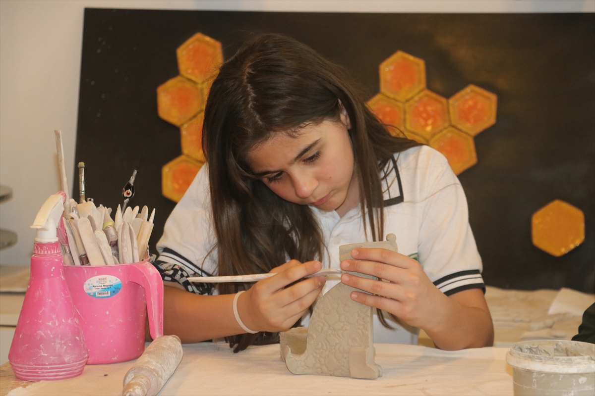 Gaziantep'te çocuklar etkinliklerle Sanat Günü'nü kutladı